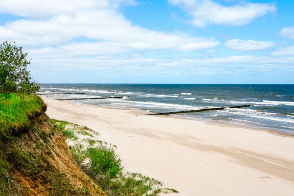 Plaża pełna tajemnic - odkryj Trzęsacz